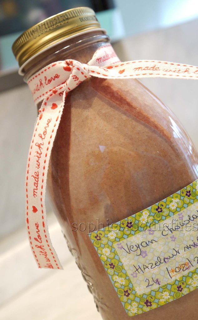Home-made chocolate hazelnut milk!A stylish food gift !