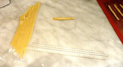 Measuring 10 cm